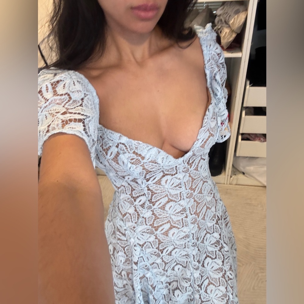 HOUSE OF CB 'Austen' Bluebell Floral Lace Midi Dress - Picture 9 of 10